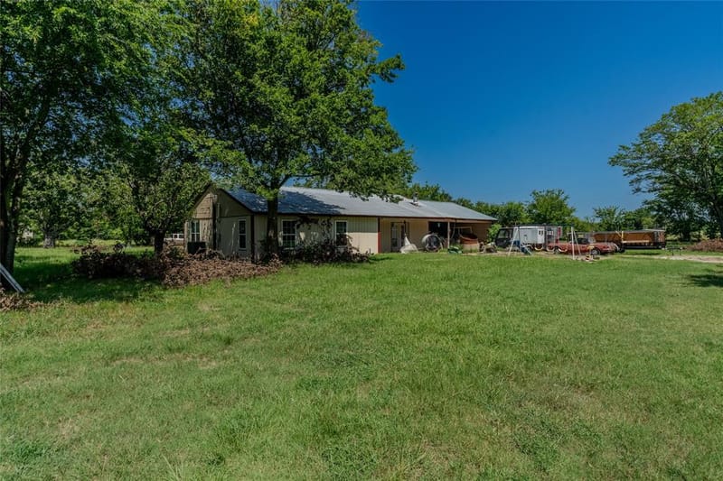 1611 County Road 4104, Greenville TX 75401 - Photo 16