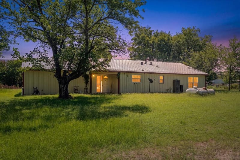 1611 County Road 4104, Greenville TX 75401 - Photo 12