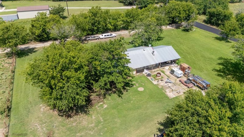 1611 County Road 4104, Greenville TX 75401 - Photo 7