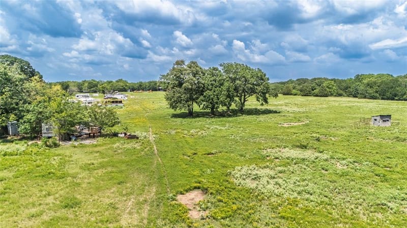 1611 County Road 4104, Greenville TX 75401 - Photo 36