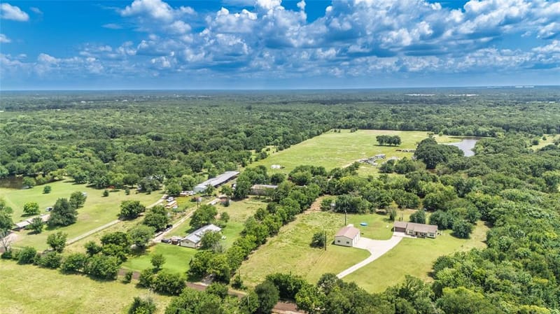 1611 County Road 4104, Greenville TX 75401 - Photo 28
