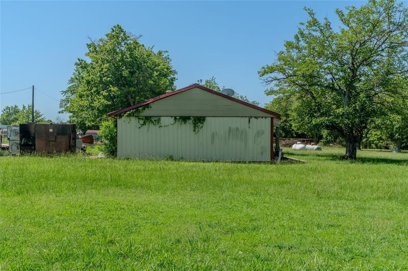 1611 County Road 4104, Greenville TX 75401 - Photo 20