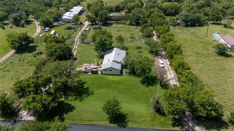 1611 County Road 4104, Greenville TX 75401 - Photo 24