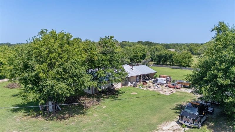 1611 County Road 4104, Greenville TX 75401 - Photo 10