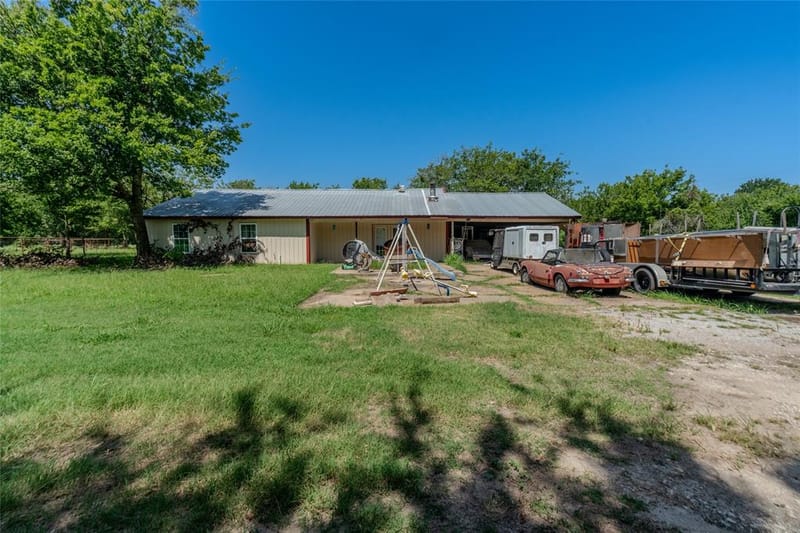 1611 County Road 4104, Greenville TX 75401 - Photo 15