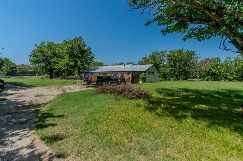 1611 County Road 4104, Greenville TX 75401 - Photo 19