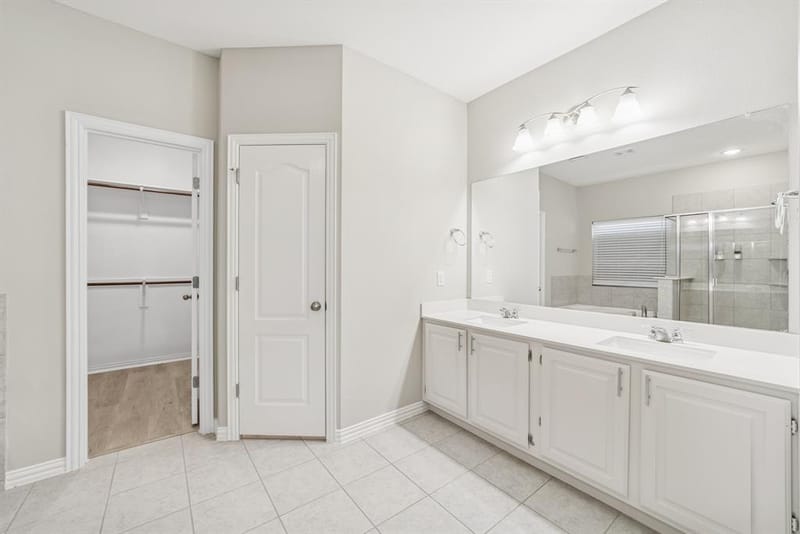 1805 Longwood Lane, Garland TX 75042 - Photo 10