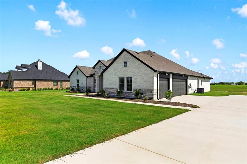 1209 DEERFIELD Drive, Wills Point TX 75169 - Photo 3