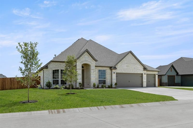 121 Mikasi Street, Godley TX 76044 - Photo 2