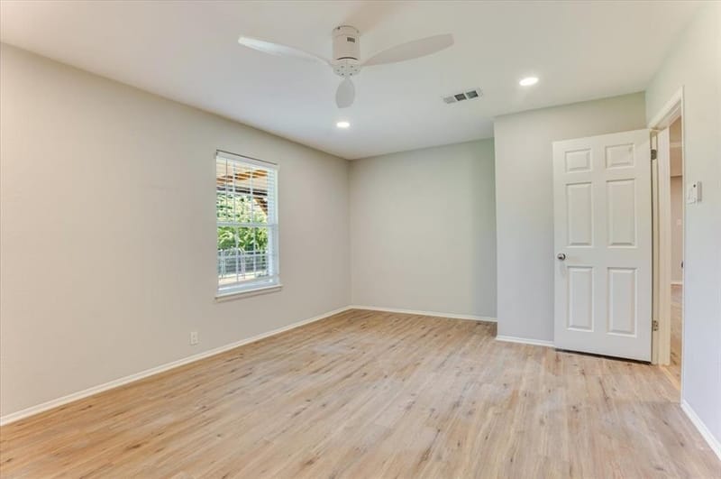 104 Pontiac Drive, Lake Kiowa TX 76240 - Photo 16