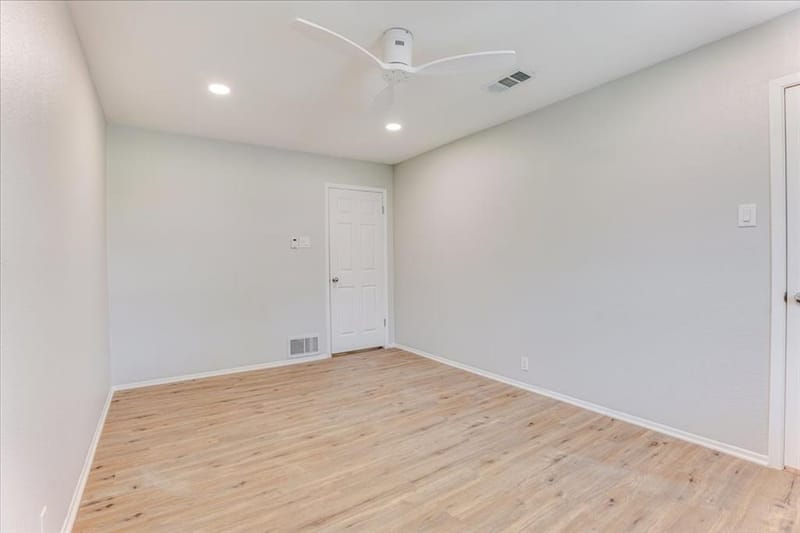 104 Pontiac Drive, Lake Kiowa TX 76240 - Photo 22