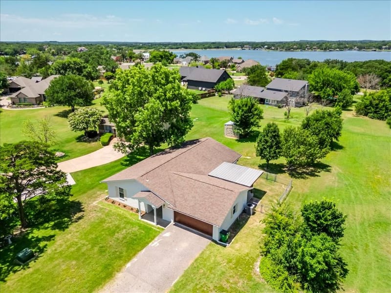 104 Pontiac Drive, Lake Kiowa TX 76240 - Photo 36