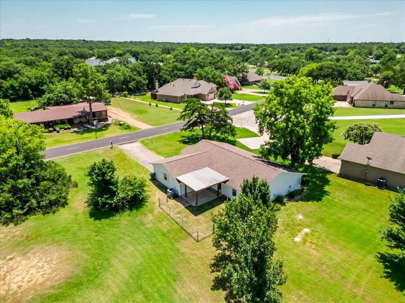 104 Pontiac Drive, Lake Kiowa TX 76240 - Photo 35