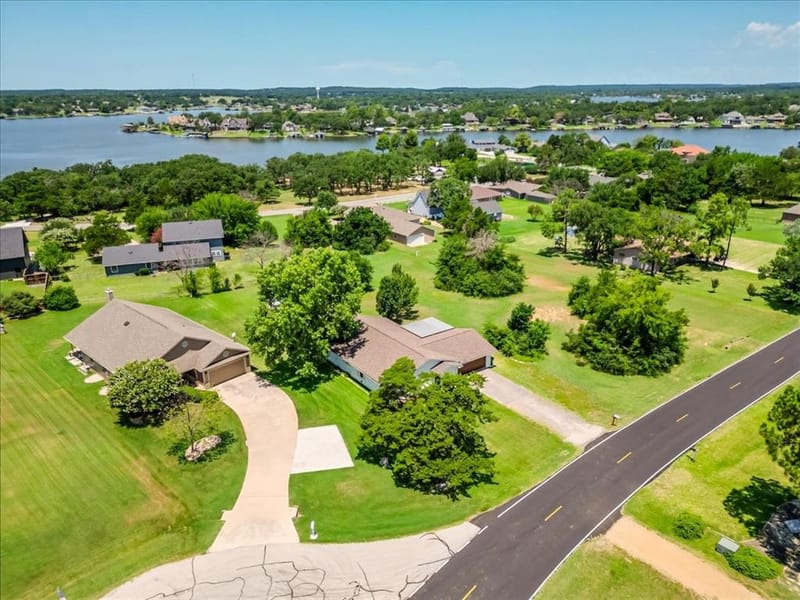 104 Pontiac Drive, Lake Kiowa TX 76240 - Photo 29