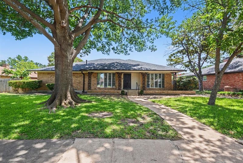 914 Bromwich Street, Garland TX 75040 - Photo 2