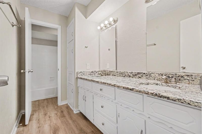 914 Bromwich Street, Garland TX 75040 - Photo 17