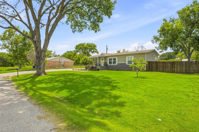 936 Apache Drive, De Leon TX 76444
