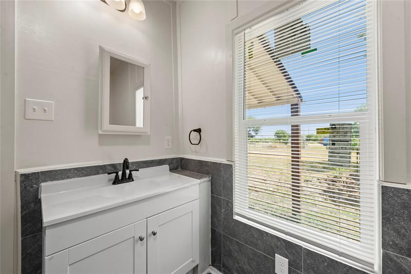 404 Eagle Drive, Eddy TX 76524 - Photo 9