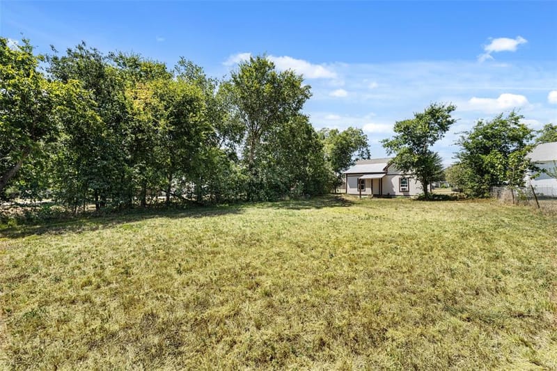 404 Eagle Drive, Eddy TX 76524 - Photo 15