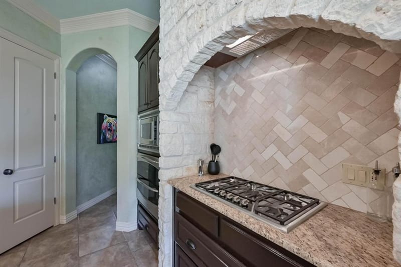 2310 Castle Creek Drive, Mansfield TX 76063 - Photo 18