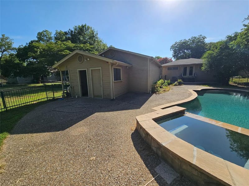 726 S Lindsay Street, Gainesville TX 76240 - Photo 6