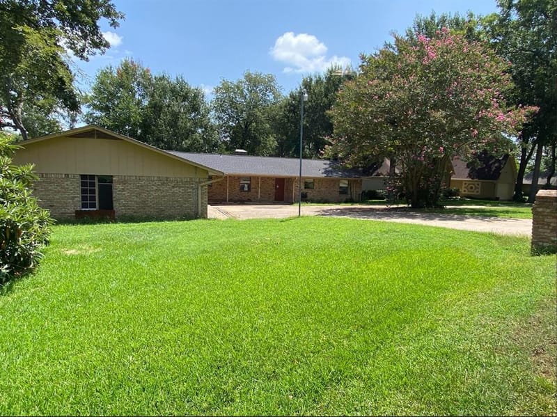 186 1st Oak Drive, Enchanted Oaks TX 75156