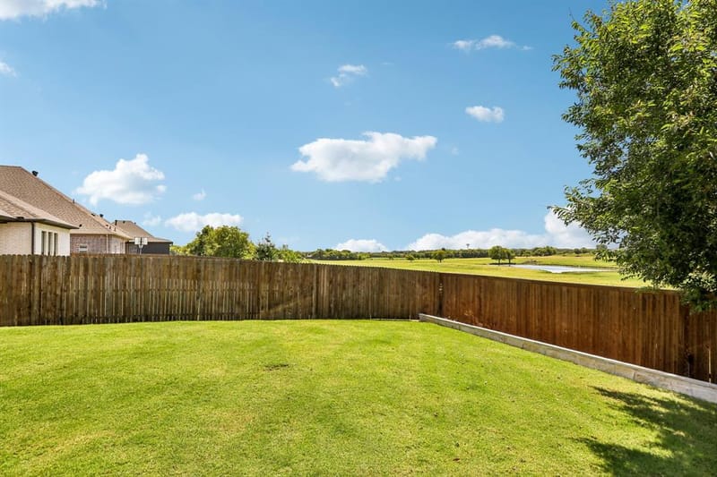 1077 Fleetwood Drive, Justin TX 76247 - Photo 28