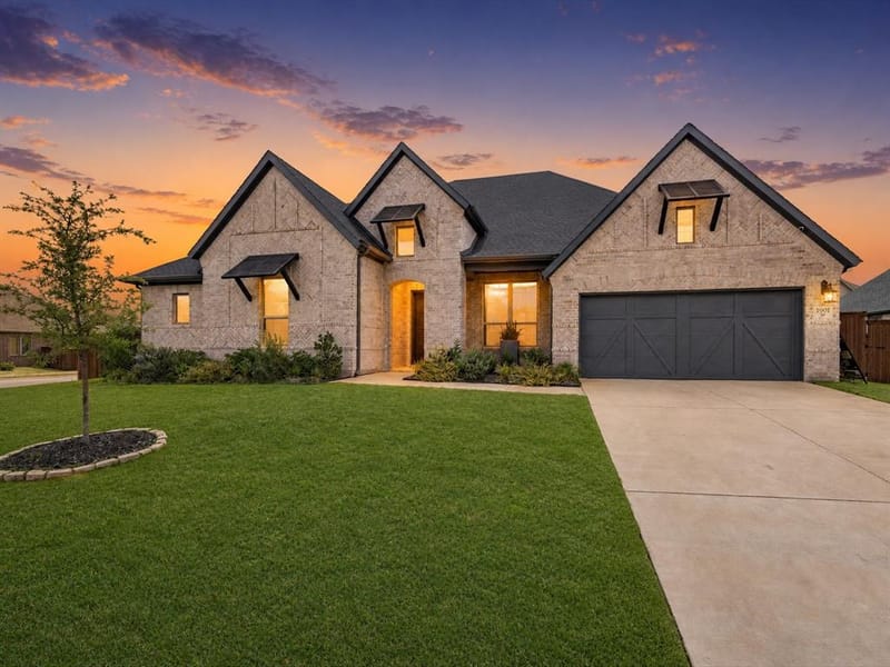 1901 Rockwood Lane, Mansfield TX 76063 - Photo 2