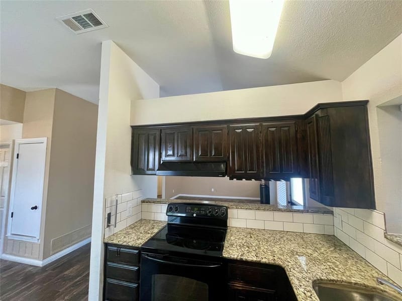 625 Main Street, Roanoke TX 76262 - Photo 8