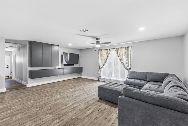 112 Royal Lane, Commerce TX 75428 - Photo 7