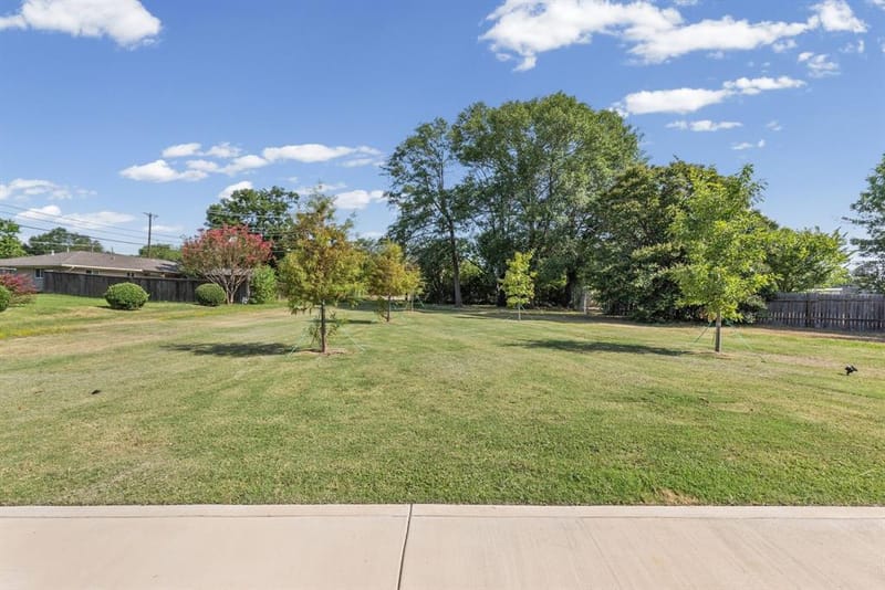 112 Royal Lane, Commerce TX 75428 - Photo 38