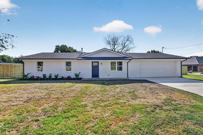 900 S 3rd Street, Sanger TX 76266