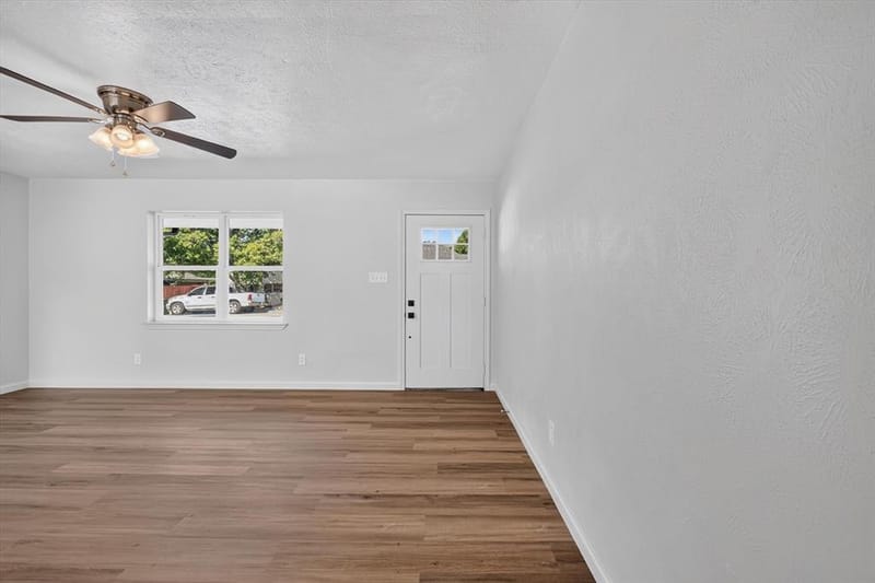 900 S 3rd Street, Sanger TX 76266 - Photo 4