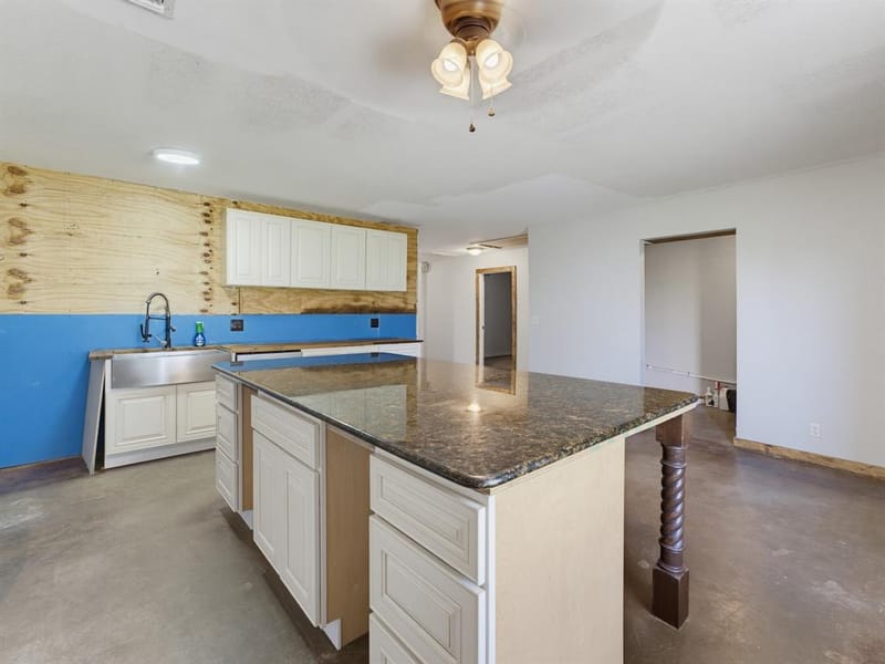 205 County Road 1794, Sunset TX 76270 - Photo 27
