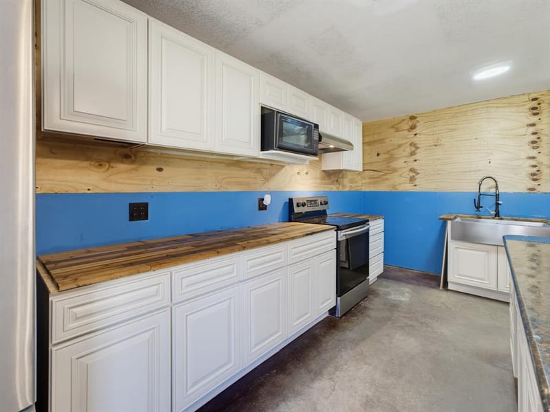 205 County Road 1794, Sunset TX 76270 - Photo 26