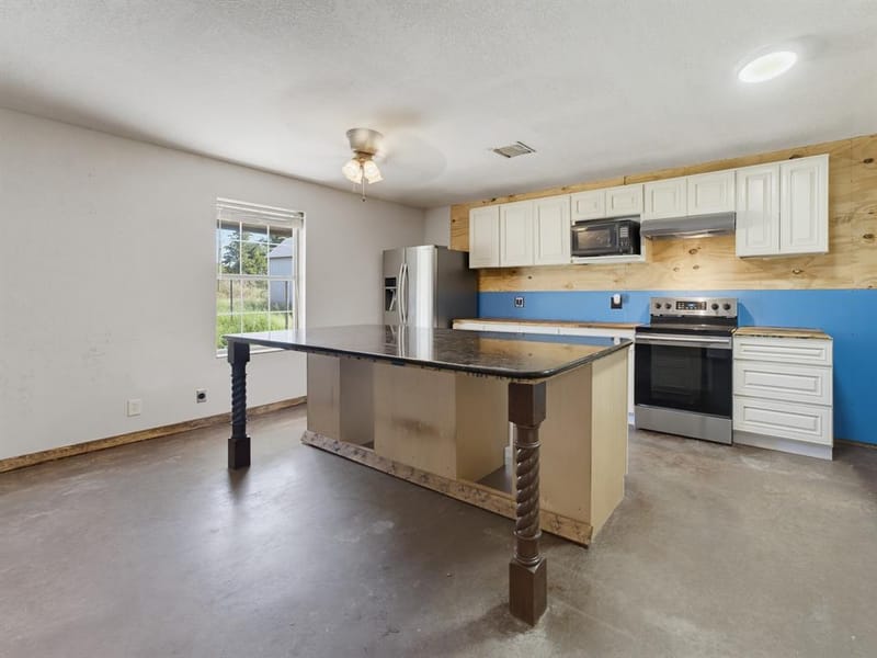 205 County Road 1794, Sunset TX 76270 - Photo 24