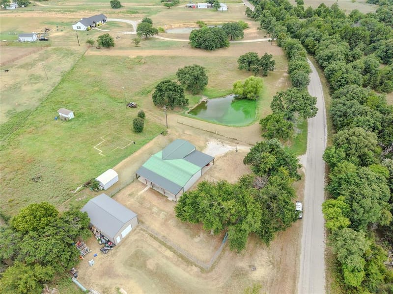 205 County Road 1794, Sunset TX 76270 - Photo 33