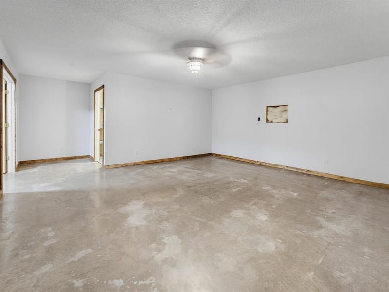 205 County Road 1794, Sunset TX 76270 - Photo 18
