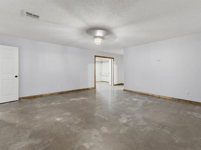205 County Road 1794, Sunset TX 76270 - Photo 19