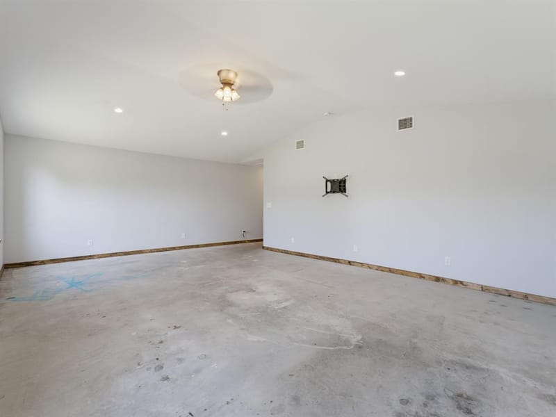 205 County Road 1794, Sunset TX 76270 - Photo 8