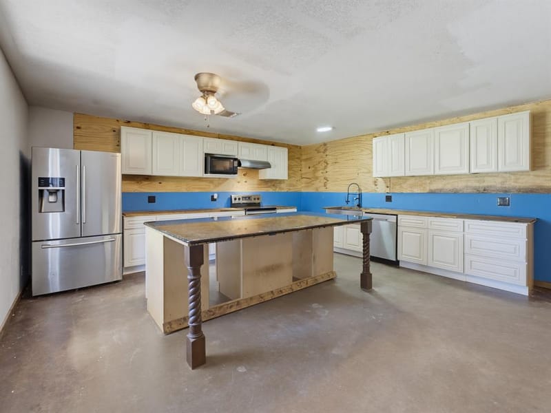 205 County Road 1794, Sunset TX 76270 - Photo 25
