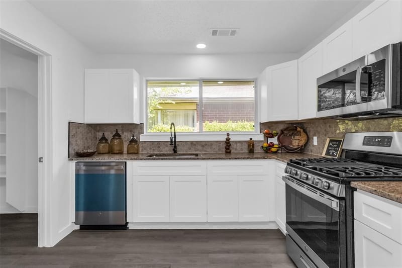 522 Alameda Avenue, Duncanville TX 75137 - Photo 9
