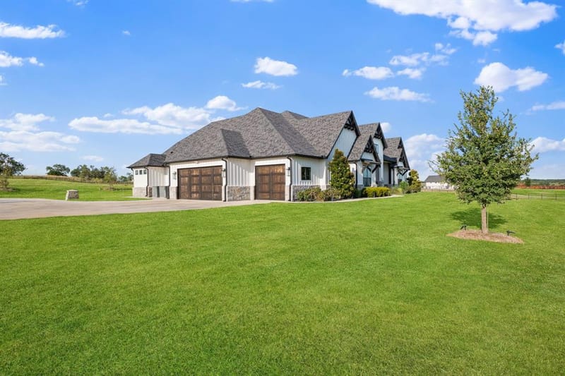 412 Royal Santana Run, Weatherford TX 76087 - Photo 3