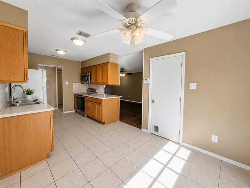 1828 Angelina Drive, Garland TX 75040 - Photo 5