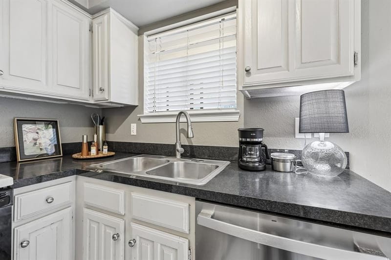 5200 Martel Avenue # 24B, Dallas TX 75206 - Photo 7