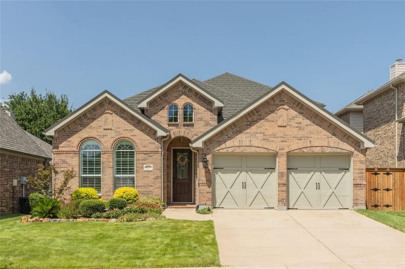 1237 Burnett Drive, Lantana TX 76226