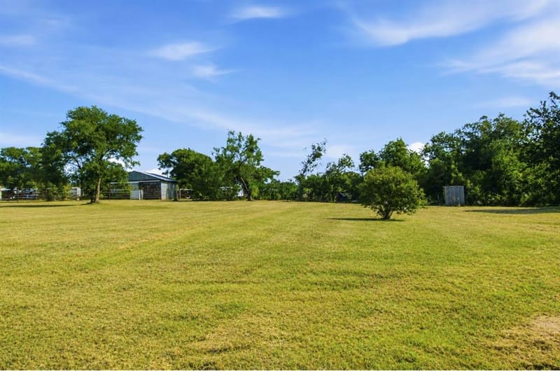 917 E Ross Avenue, De Leon TX 76444 - Photo 23