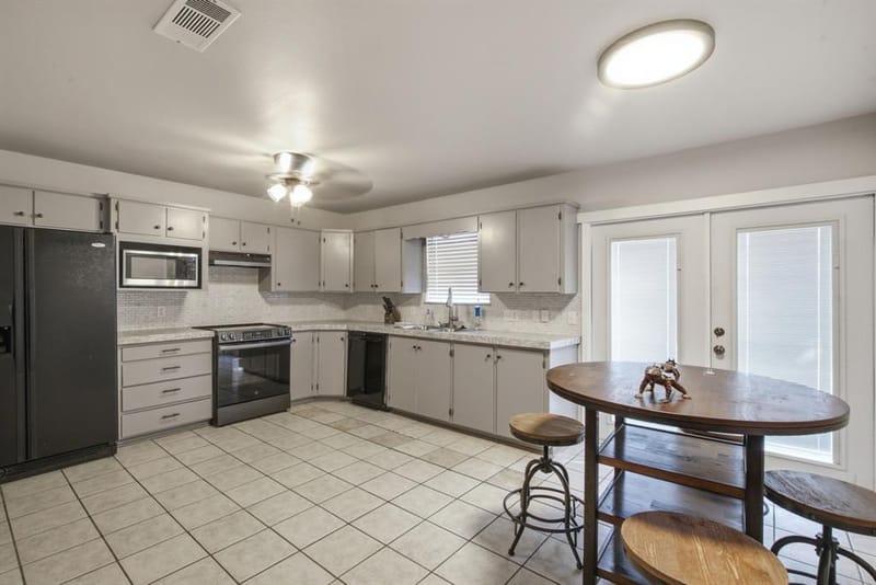 917 E Ross Avenue, De Leon TX 76444 - Photo 6