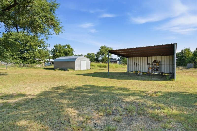 917 E Ross Avenue, De Leon TX 76444 - Photo 20