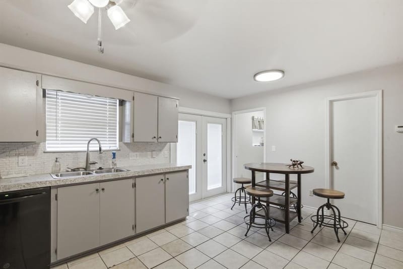 917 E Ross Avenue, De Leon TX 76444 - Photo 8